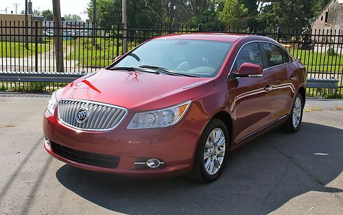 2012 buick lacrosse 2.4l w/eassist..heated leather/ipod/aux**no reserve**