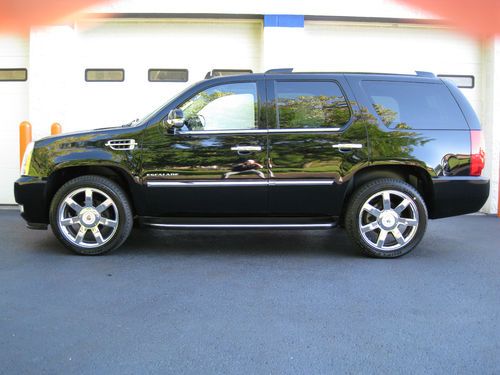 2011 cadillac escalade navigation dvd 22" wheels immaculate! l@@k @ the price!!!