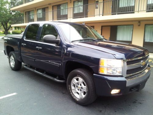 2008, great condition, 5.3l, clean carfax and autocheck, 4x4, grew cab!!!