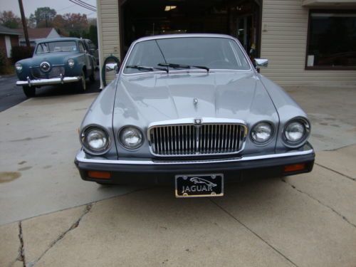 1983 jaguar   low miles  xj6
