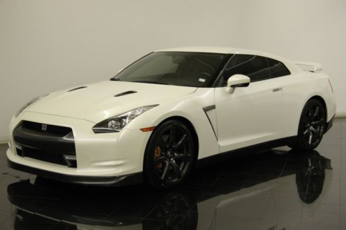 2010 nissan gtr premium coupe 3.8l 485 hp twin turbo v6 6-speed automatic loaded