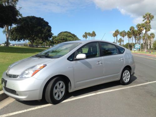 2007 prius touring, low mileage, nav, leather, one owner, garaged, low reserve