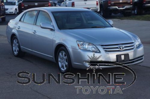 2006 toyota avalon xl, only 40,000 miles, clean, sunroof, 1-owner, clean carfax