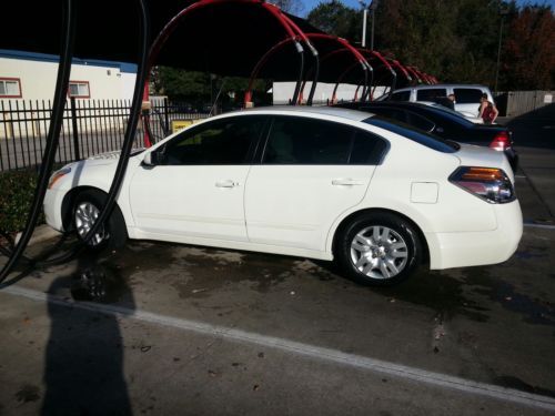 2012 nissan altima by private owner - excellent condition!