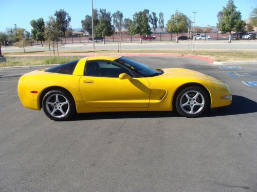 2000 chevrolet corvette hatchback 2-door 5.7l automatic heads up display