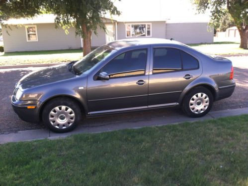 Charcoal grey 2003 jetta very clean