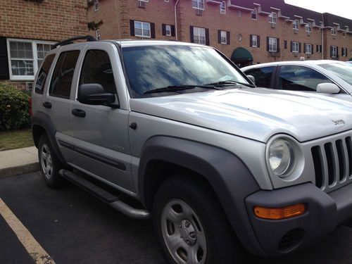 2004 jeep liberty limited sport utility 4-door 3.7l low miles