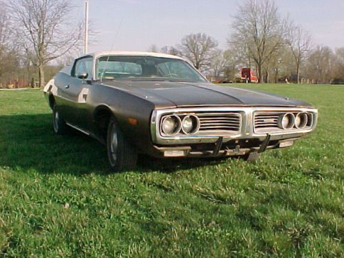 1972 dodge charger, runs &amp; drives,  been sitting for 24 years in a garage in mo.