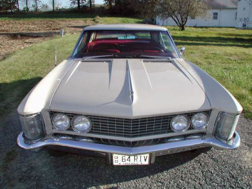 1964 buick riviera base hardtop 2-door 425 c.i. wildcat 465 v-8