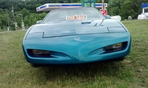 1992 pontiac firebird, teal in color, no rust or damaged upholsry. all origional
