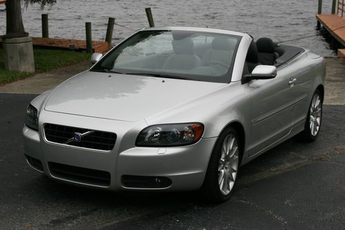 2007 volvo c70 convertible leather navigation 37k miles super clean  and loaded