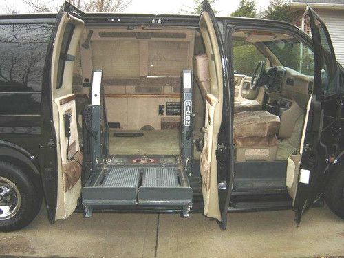 1998 chevrolet express conversion van w handicap lift