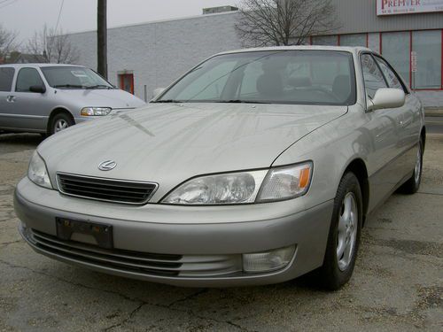 1999 lexus es300 leather sunroof  only 83k  one owner