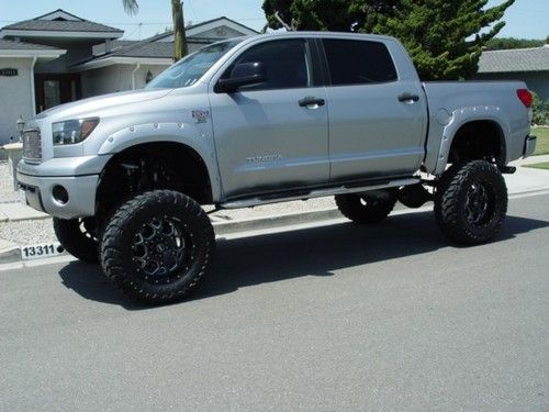 Toyota tundra 4x4 crewmax sr5 lifted supercharged 5.7l crew cab 4 door monster