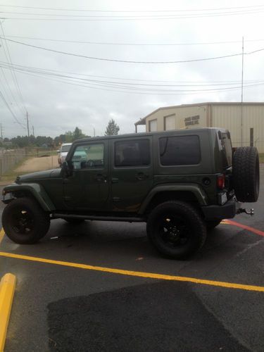 Jeep unlimited sahara 2wd 4inch lift loaded