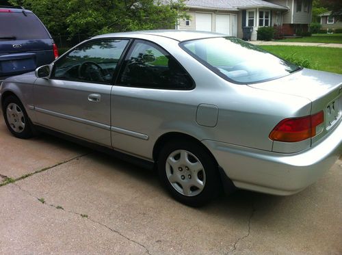 Sell Used 1998 Honda Civic Ex Coupe 2 Door 1 6l In Gobles