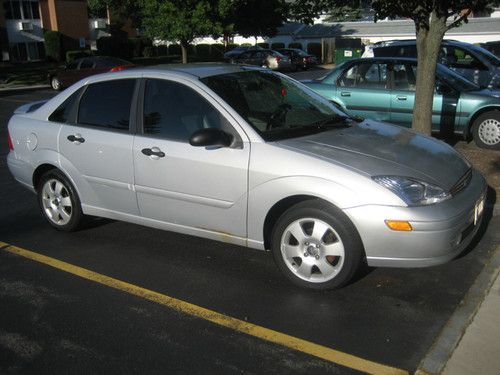 Silver 2002 ford focus zts sedan - manual trans - low mileage! - leather seats!