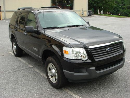 2006 ford explorer xls sport utility 4-door 4.0l, auto, nice and clean