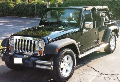 Jeep wrangler unlimited x 4-door 3.8l two complete set of doors fully loaded see