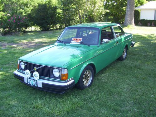 1978 volvo 242 - 4 speed w/ working overdrive - sunroof - cool swede!!