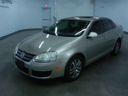 2006 volkswagen jetta 2.5 clean car fax! non smoker owned!