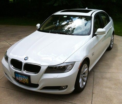 2011 bmw 328i xdrive 4-door white awd navi tan leather 25k miles excellent cond