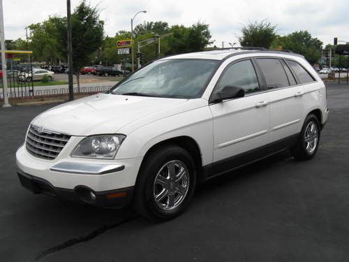2004 chrysler pacifica awd - one owner - 3rd row - loaded