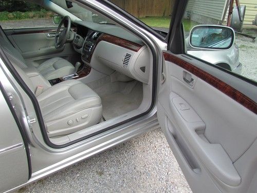 2006 dts silver cadillac car- 21,500 original miles