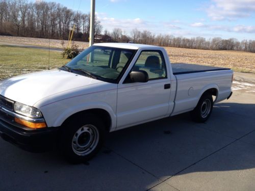 2003 chevy s10 single cab long bed with 4.3 v6 automatic /ac  low miles!!!!!!!!