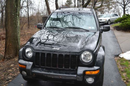 2004 jeep liberty limited 4x4,black,leather,new tires+brakes,93k miles,great!!!