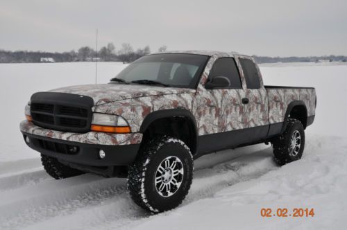 1997 dodge dakota base extended cab pickup 2-door 5.2l lifted camo wrapped
