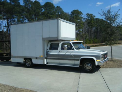 1989 gmc 3500 cew cab box truck