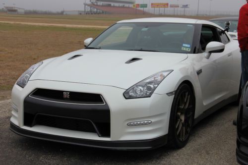 Gt-r 750 hp upgraded turbos upgraded tires rims