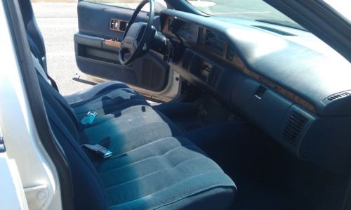 1993 Chevrolet Caprice Classic Wagon 4-Door 5.0L, image 7