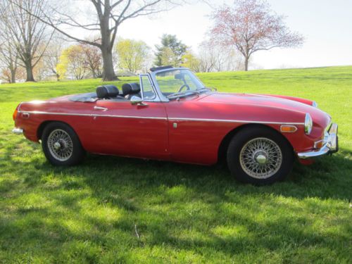 1972 mgb roadster convertible - classic chrome bumper and wire wheels
