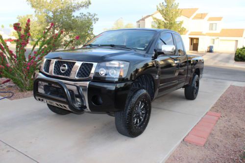 2004 nissan titan 5.6l se lifted amazing condition!