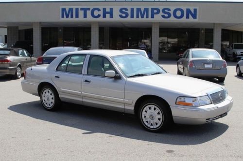 2005 mercury grand marquis gs perfect only 10k miles!!