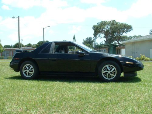 1988 pontiac fiero sport coupe 2-door 2.5l