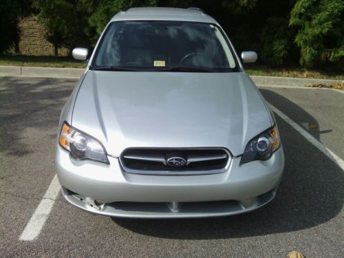 Very clean and great running 2005 subaru legacy awd