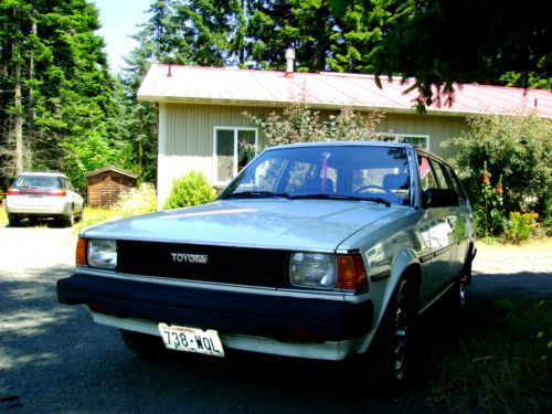 1982 toyota corolla dlx wagon 5-door 1.8l