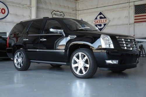 Blk/blk-awd-loaded-nav-htd/cool seats-22in wheels-dvd-roof-power boards-1owner!