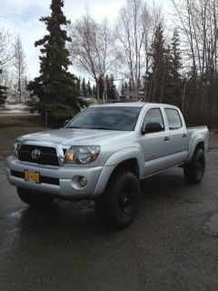 Custom 2011 toyota tacoma dbl cab, trd off road, manual, 13k miles, lift, subs