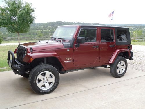 2008 jeep unlimited sahara  wrangler  4 dr. /w 3 piece removeable hard top