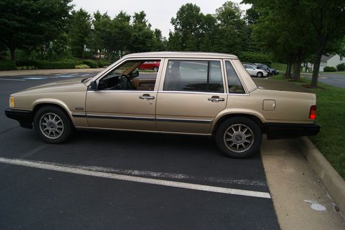 1990 volvo 740 gl sedan 4-door 2.3l