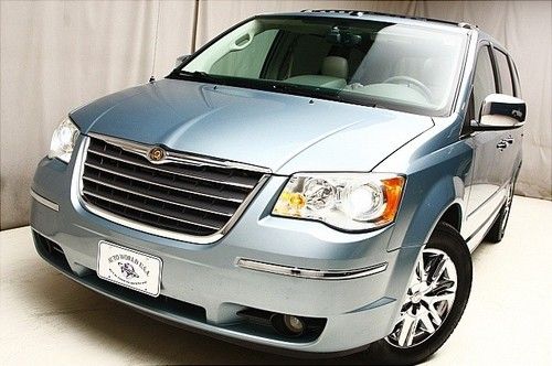 We finance!! 2009 chrysler town &amp; country limited fwd reardvd navigation