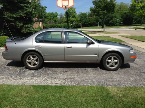 1999 nissan maxima se limited sedan 4-door. great condition, well maintained!