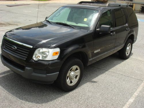 2006 ford explorer xls sport utility 4-door 4.0l, nice and clean