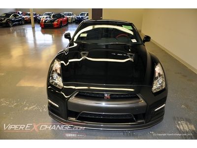 2014 nissan gt-r black edition only 28 miles export ok