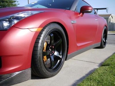 2010 nissan gtr premium!!  extremely clean and nicely modded!! low miles!!