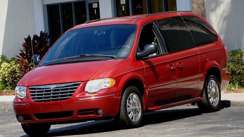 2005 chrysler town&amp;country limited edition luxury mini van selling no reserve